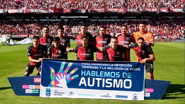 Los once de Newells que salieron a enfrentar a San Lorenzo y que tuvo cambios en el primer tiempo. El mejor fue Walter Mazzanti.