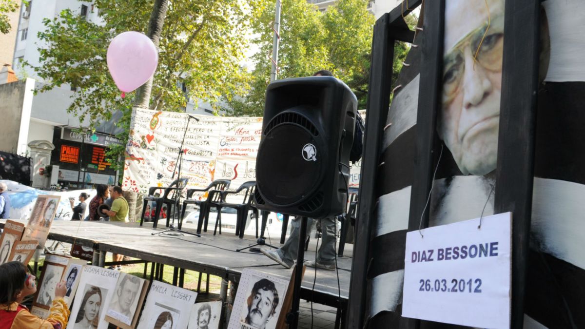 Entiendo que en el caso de Díaz Bessone hay una situación análoga al