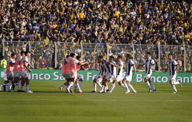 El peor arranque para Central. Catalán ya convirtió el gol de la apertura de la T.