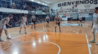 Almagro levantó una desventaja de 25 puntos pero no pudo en el conteo final superar a Centenario (VT) por la Liga Federal.