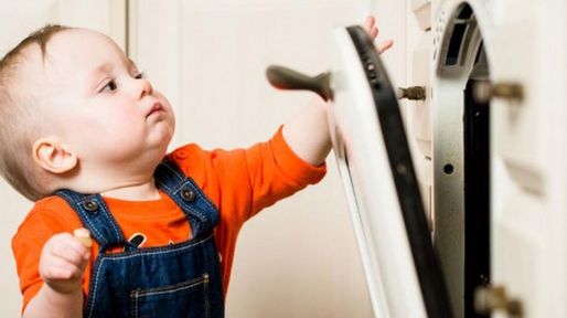 Cómo prevenir lesiones domésticas en niños