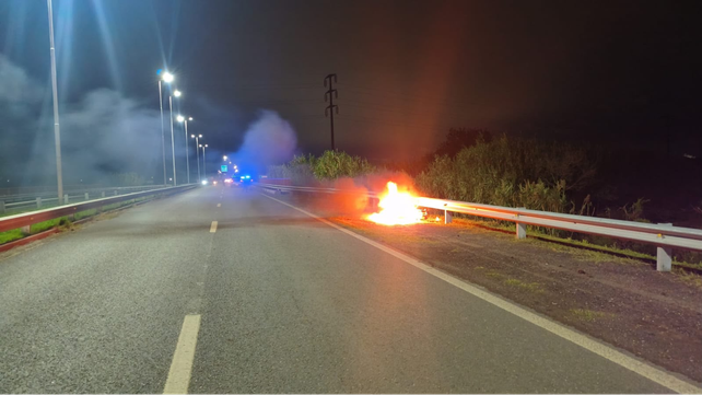 Un hombre prendió fuego su moto en Pueblo Esther porque la prueba de alcoholemia le dio positiva.&nbsp;