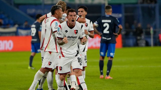 El Colo Ramírez grita con todo el gol ante Vélez
