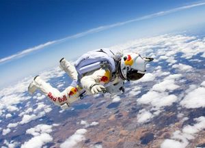 Un austríaco rompió la barrera del sonido y aterrizó sano y salvo tras saltar desde la estratósfera