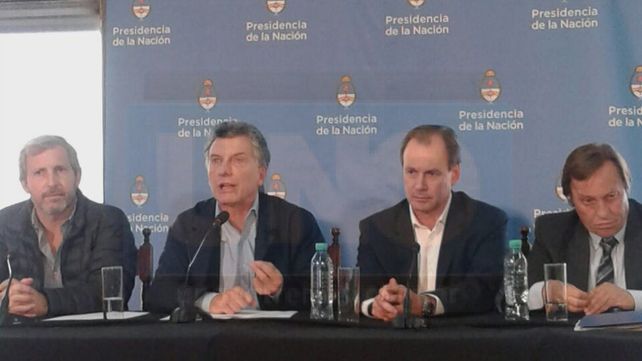 El puente, el aeropuerto metropolitano y la llegada de Tecnópolis fueron los anuncios de Macri en Paraná