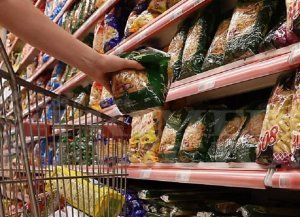 Crédito como supervivencia: más de la mitad de las familias agota sus ingresos antes del 20