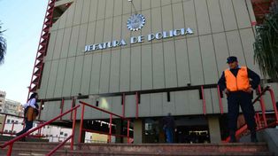 Roban medio millón de dólares cerca de Jefatura de Córdoba