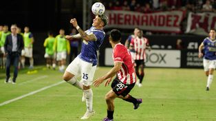 Enzo Copetti tuvo bastante protagonismo, se involucró mucho en el juego. Buena asistencia a Campaz en el gol.