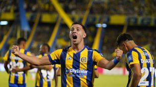 Sebastián Ferreira grita con alma y vida su primer gol en Central. Fue el tanto de la victoria canalla sobre Gimnasia.