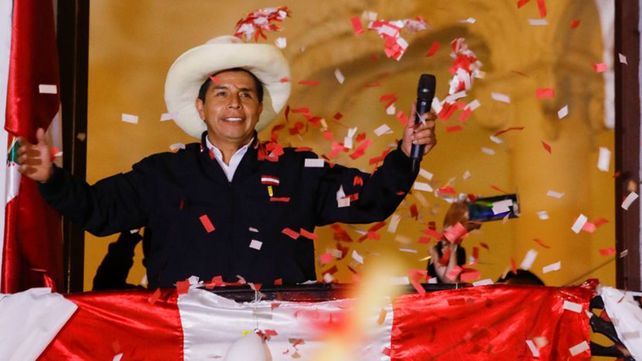 Pedro Castillo fue consagrado oficialmente presidente y asumirá el 28 de julio.&nbsp;
