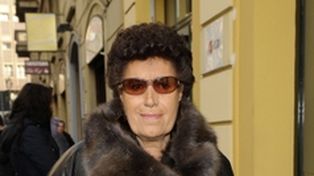 Luto en la moda: murió a los 80 años la diseñadora italiana Carla Fendi