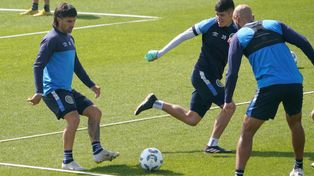 El plantel canalla durmió en el hotel del predio de Arroyo Seco y se entrenó por la mañana.