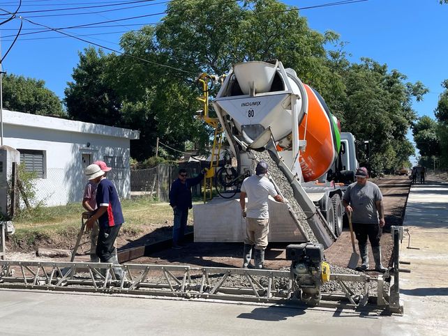 Roldán licita obras por más de mil millones de pesos para su plan de pavimentación