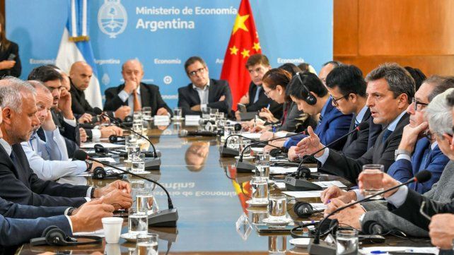 Argentina pagará en yuanes y no dólares importaciones chinas