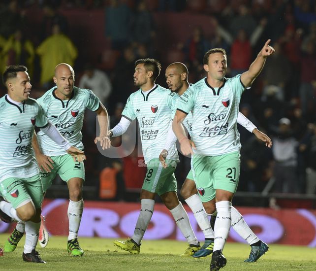 Con un segundo tiempo demoledor, Colón goleó a Tigre y es gran protagonista de la Superliga