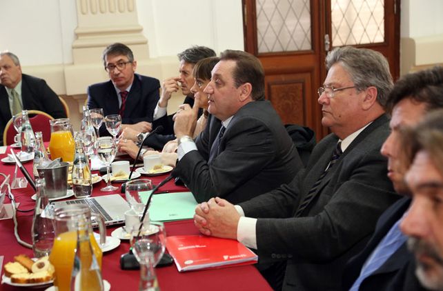 Convocatoria. Se reunió ayer en la Casa de Gobierno la Comisión Multisectorial para la Defensa del Empleo.