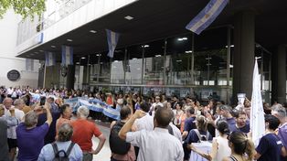 El futuro del Banco Nación es un foco de tensión entre el gobierno de Javier Milei y los sindicatos desde el comienzo de la gestión libertaria.&nbsp;