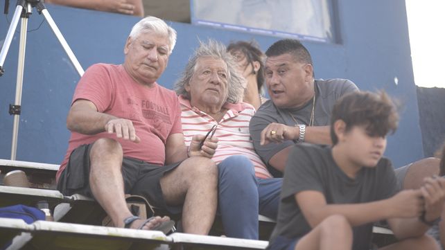 Murió el Trinche Carlovich, el ídolo charrúa que fue golpeado en forma salvaje en un intento de robo