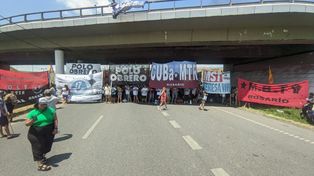 La Unidad Piquetera volvió a las calles para reclamar por ayuda económica y social.