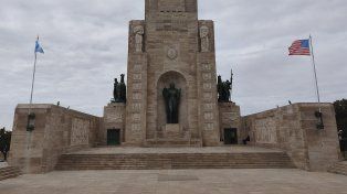 La Intendencia dice que el proyecto sobre banderas extranjeras en el Monumento es cuasi fascista