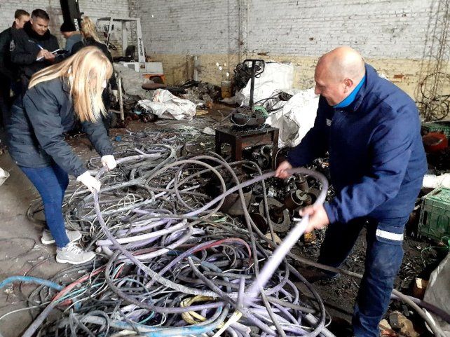 Encontraron cables robados en una falsa cochera de Nuevo Alberdi