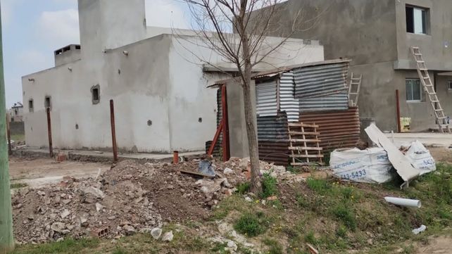 Materiales de obra que deban quedar en la acera por no poder ingresarlos al inmueble, necesitan un permiso.
