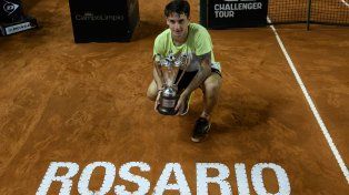 Camilo Ugo Carabelli fue el campeón en el YPF Rosario Challenger. Ahora recibió una invitación de la organización para que pueda defender su corona.