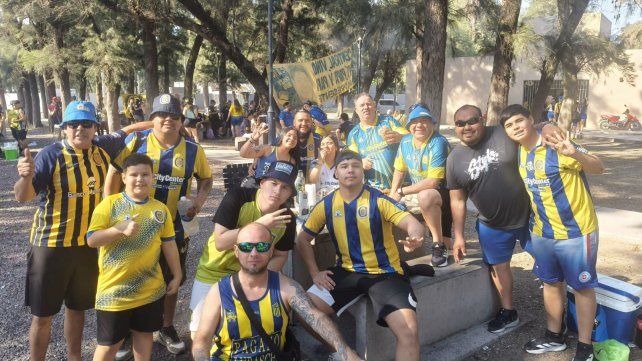 El público de Central se reunió temprano en Santiago del Estero.
