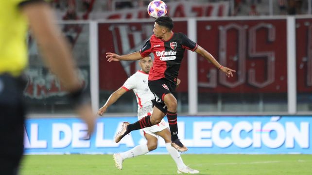Newells reaccionó tarde e Instituto lo venció con contundencia por 3 a 1