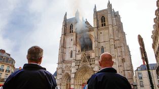 Sería intencional el incendio de lacatedral de Nantes