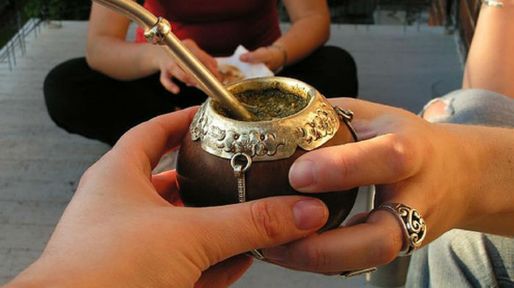 Argentina, el país donde sus ciudadanos toman 100 litros de mate por año