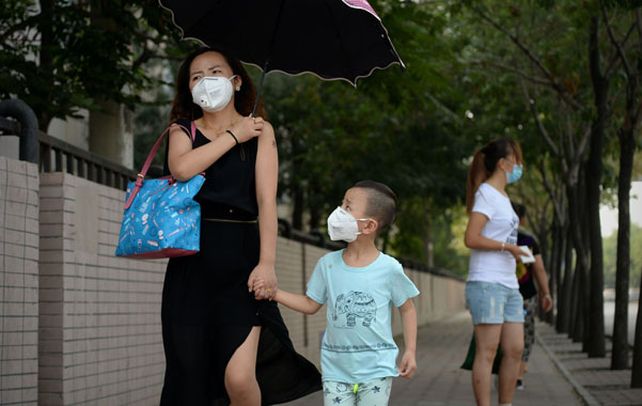 Pavura. La catástrofe alimenta el pánico de contaminación entre los 15 millones de habitantes de la ciudad de Tianjín.