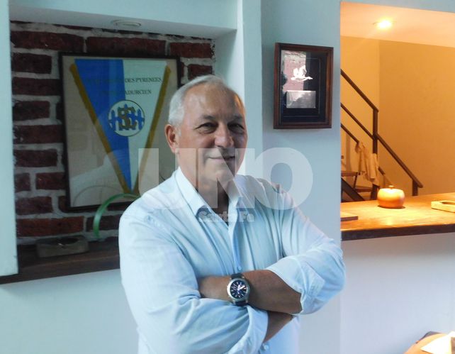 Jorge Bruzzone asume en la UAR