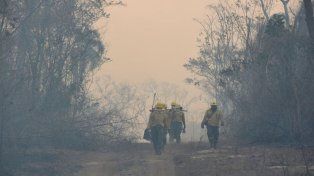 El SMN emitió una alerta para diez provincias, entre ellas Entre Ríos, por un corredor de humo originado en incendios forestales en países vecinos.