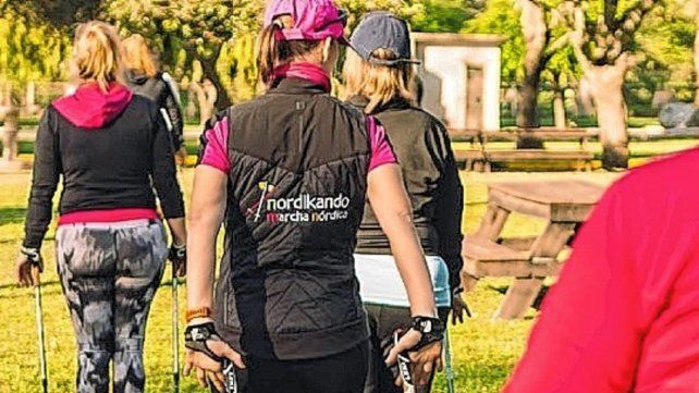 Marcha nórdica. Mejora la postura