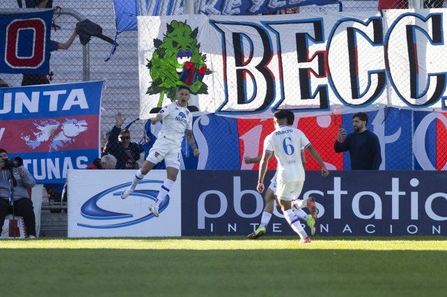 Tigre se impuso ante San Lorenzo.