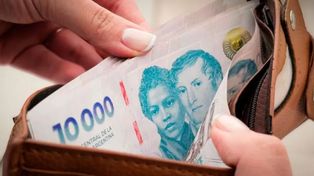 Golpe al bolsillo: los sueldos cerraron 2025 por debajo de 2023 y los estatales perdieron un tercio de su salario real