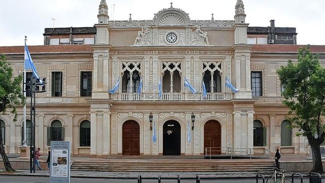 Vuelta a clases presenciales: habilitan a las universidades