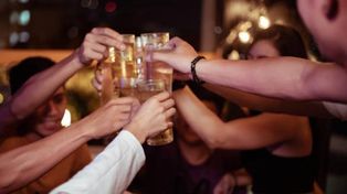 Durante todo el mes de dicembre el consumo de alcohol es excesivo. Alerta por lo que toman los adolescentes