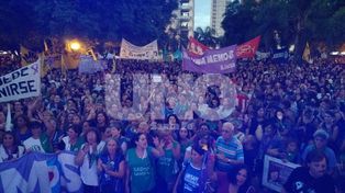 Más de 4.000 mujeres marcharon hacia la Legislatura para reclamar por sus derechos
