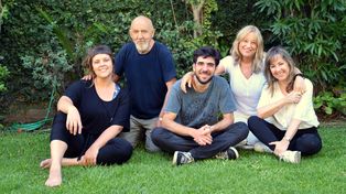 Madrigal. Raúl Rey (segundo a la izquierda) dio detalles del disco “Texturas”, que presentan el viernes en Rosario.