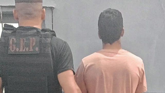 Balacera, peleas, un herido y ataque a móviles policiales
