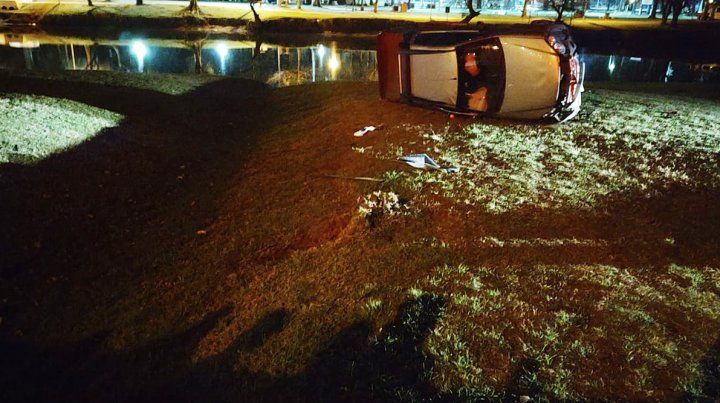 Un adolescente de 17 años falleció tras volcar la camioneta que conducía en Parque Quintana de Gualeguay