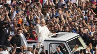 Cómo serán los papamóviles que trasladarán a León XIV en Argentina