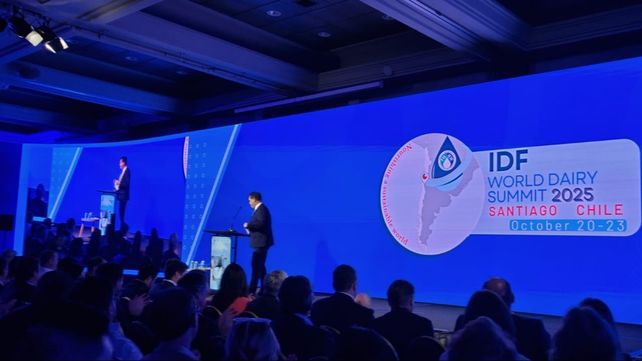 Santa Fe expuso su modelo de lechería en el principal foro internacional del sector en Chile
