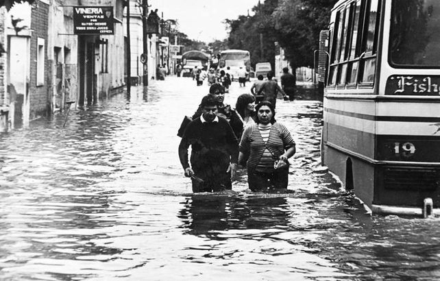 1986, caravanas por Juan José Paso