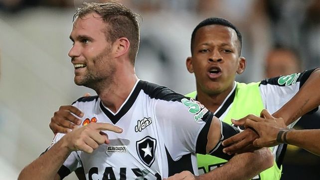 El marplatense Joel Carli volverá a ponerse la camiseta de Botafogo.&nbsp;