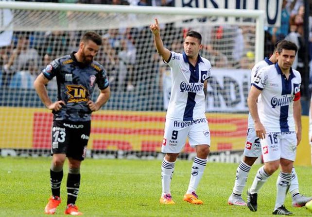 Quilmes venció a Huracán y el Globo sigue comprometido