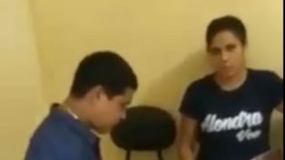 Fingió que lo habían llevado preso y le pidió casamiento a su novia en la comisaría