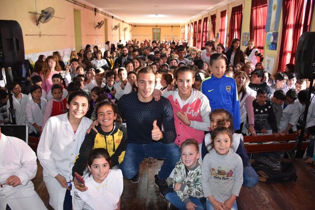 Marco Ruben fue homenajeado en su escuela de una manera tan particular como emocionante